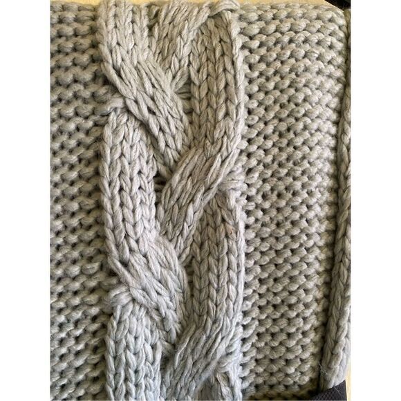 Tahari Bluish Gray Throw Blanket 50" x 60" HAND KNIT Luxury Designer - Picture 2 of 5